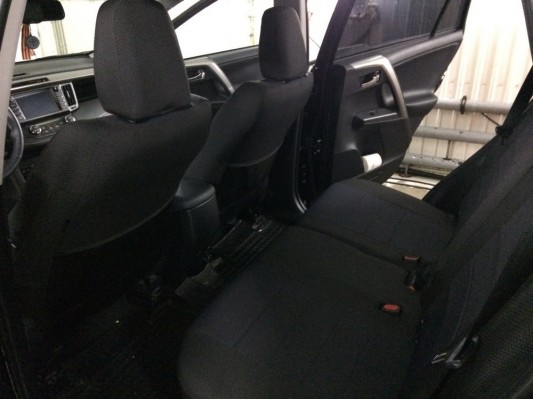 Авточехлы на Toyota RAV 4 CA40