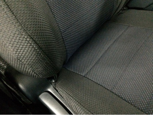 Авточехлы на Toyota RAV 4 CA40