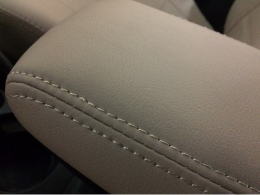 Перетяжка центрального подлокотника